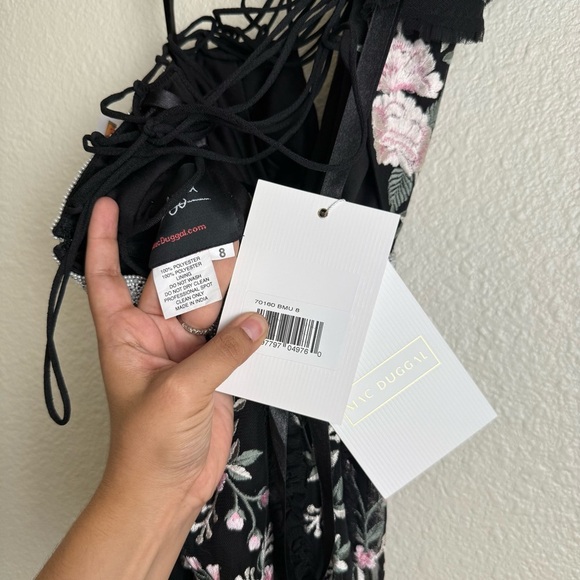 Mac DUGGAL Floral Embroidered One-Shoulder Gown - Picture 13 of 14